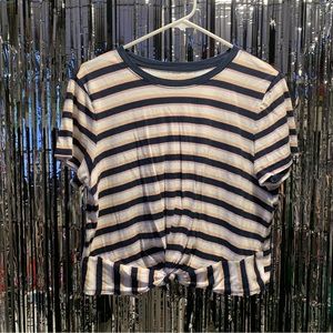 Hollister Tie Knot Crop Top Size XL